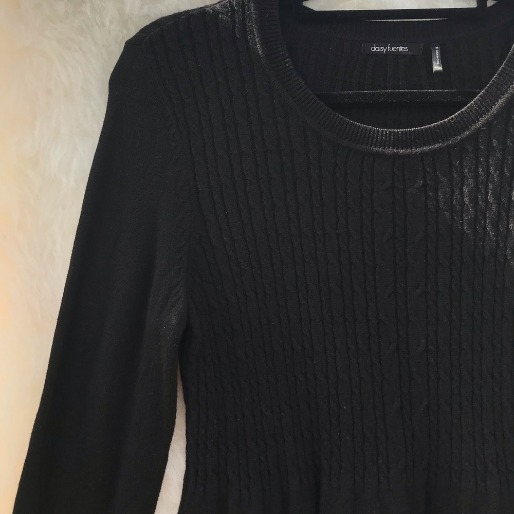 DAISY FUENTES BLACK SWEATER TUNIC